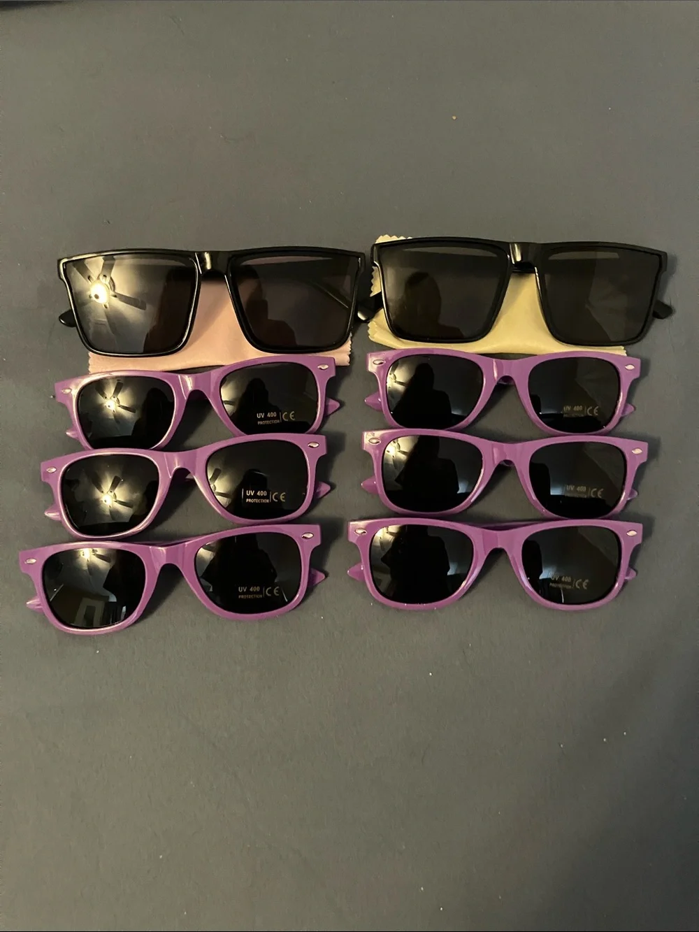 Set of 8 party favor sunglasses